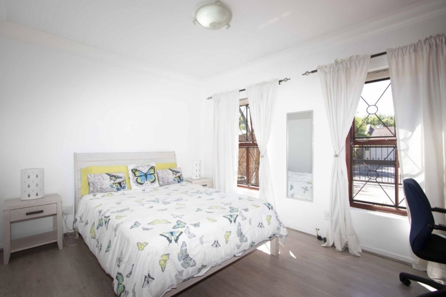 To Let 5 Bedroom Property for Rent in Parklands Western Cape